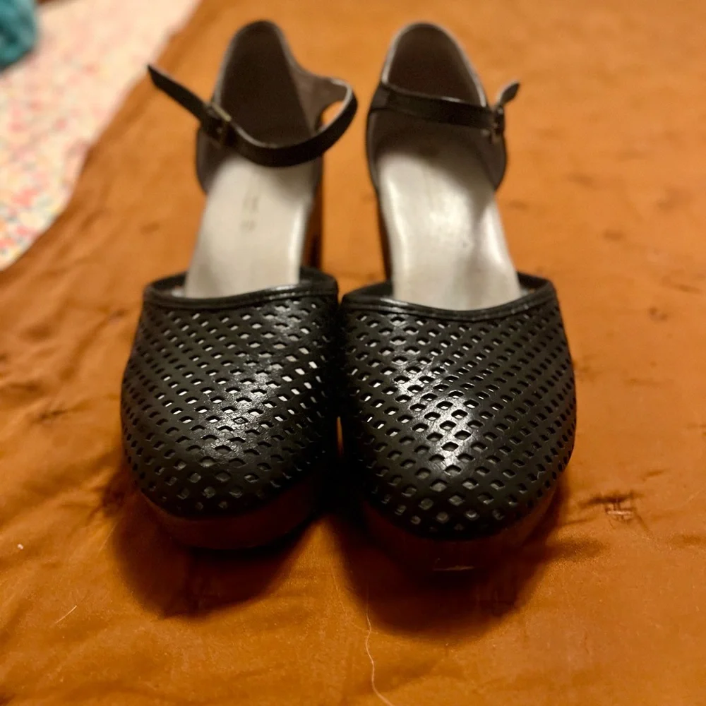 Eric Michael Black Leather and Wood Clog Heels - Picture 2 of 10
